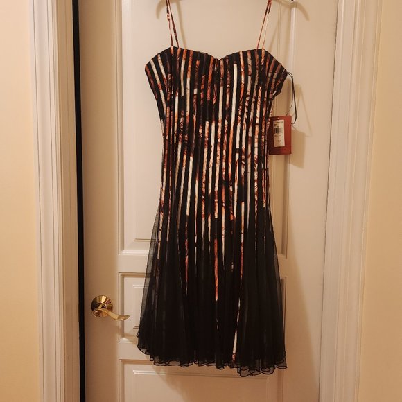 Strappy red and black formal dress. Size 14. J.S. Collection - Picture 1 of 2